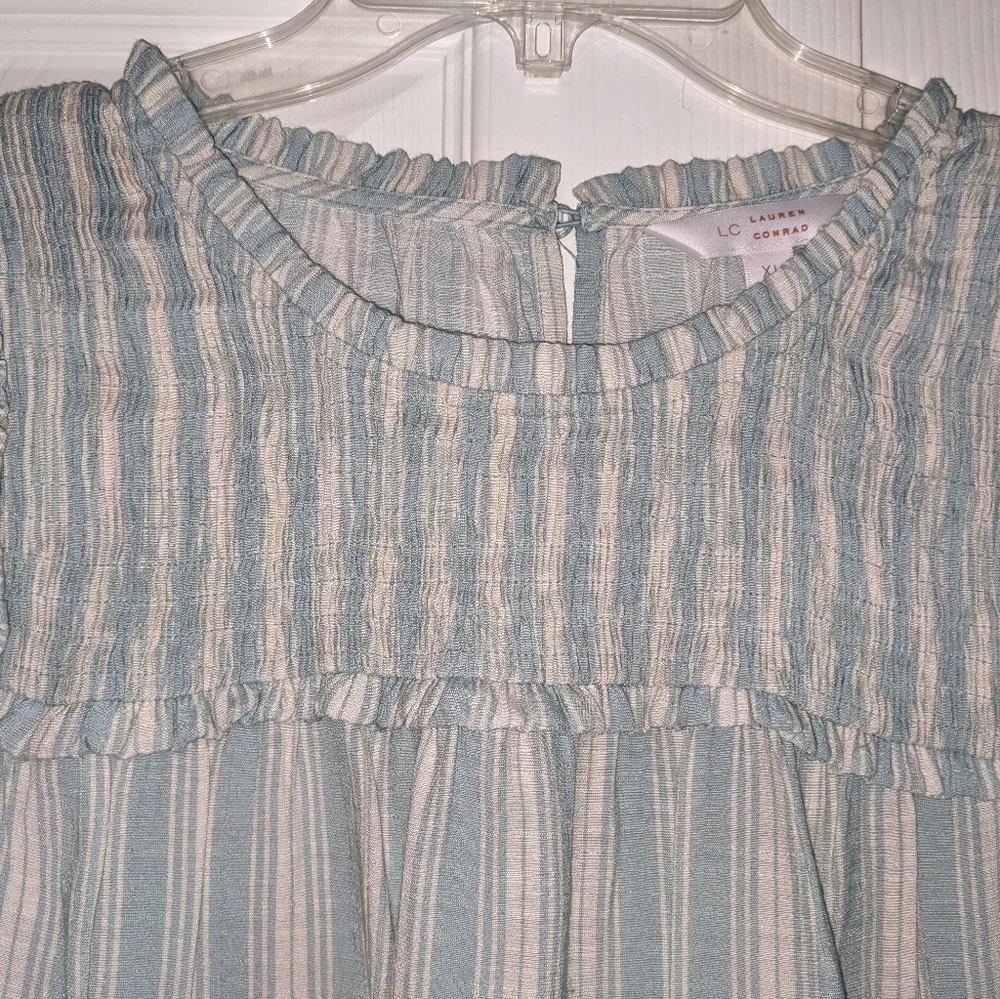 Lauren Conrad Short Bell Sleeve Top Size XL - Picture 3 of 12